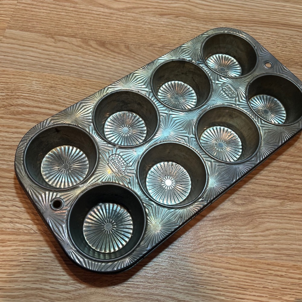 Vintage Ovenex EKCO 8 Cup Muffin Tin‎ Starburst Pattern Made in USA Bakeware